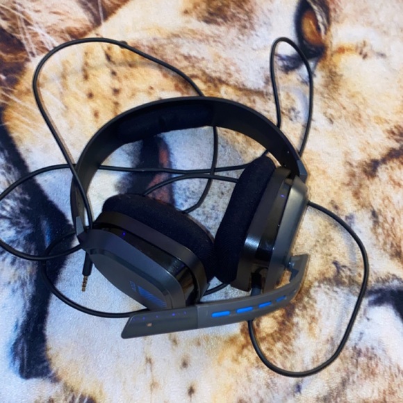 Playstation 5 , barely play it , for cheap , multiple items included - Picture 10 of 12